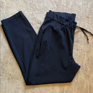 Lululemon on the fly pant